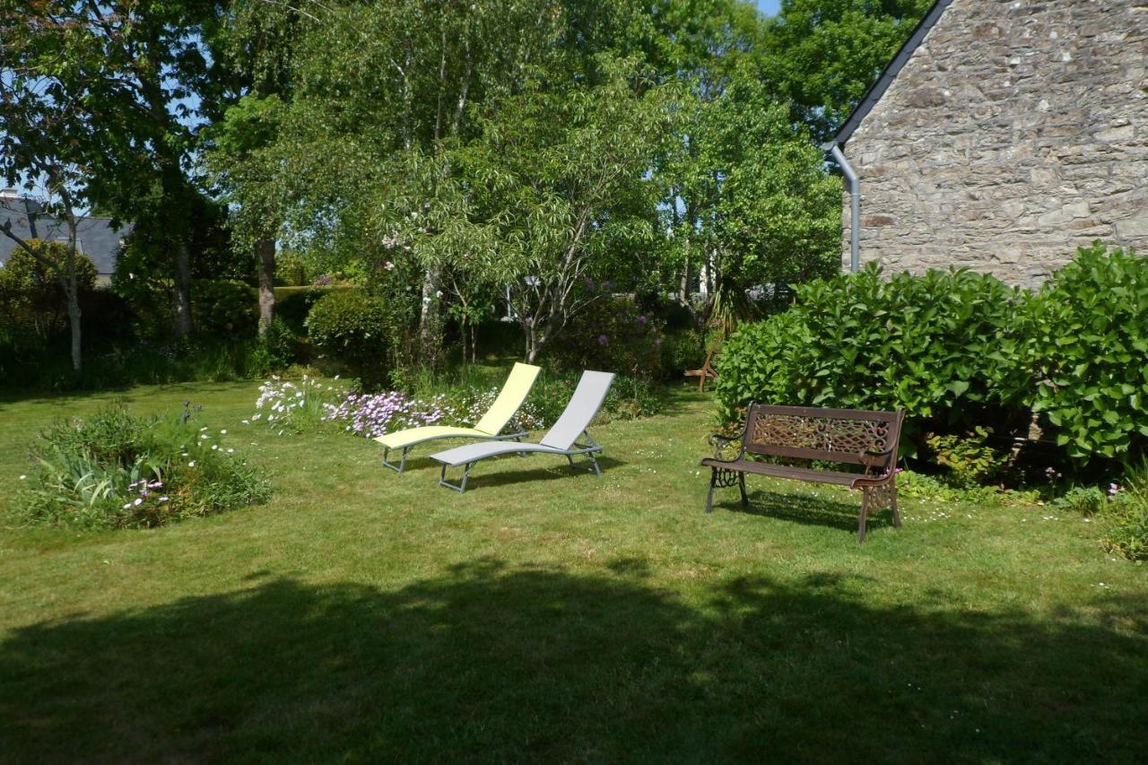 Sue'S Cottages Pleuven Dış mekan fotoğraf