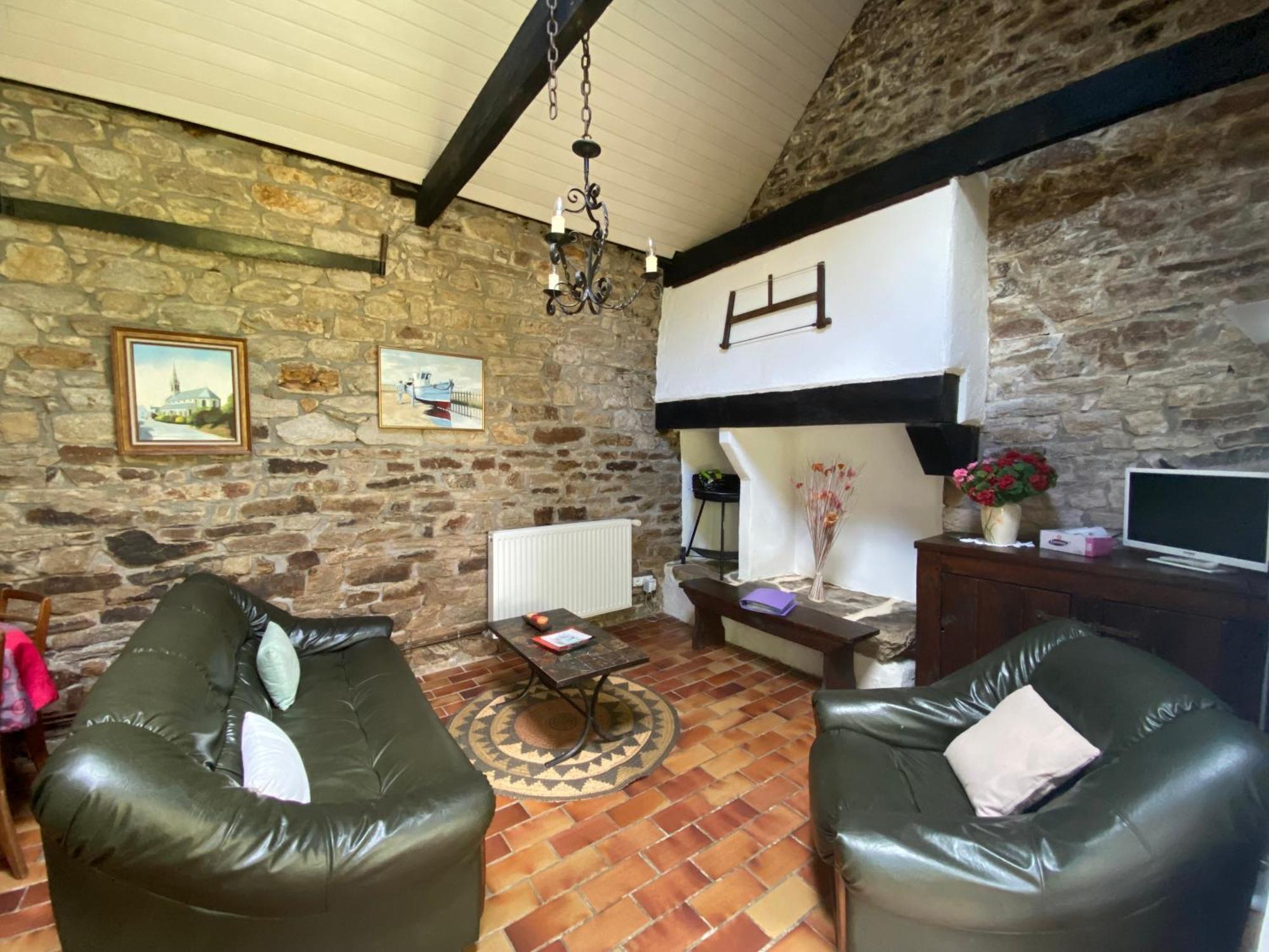 Sue'S Cottages Pleuven Dış mekan fotoğraf
