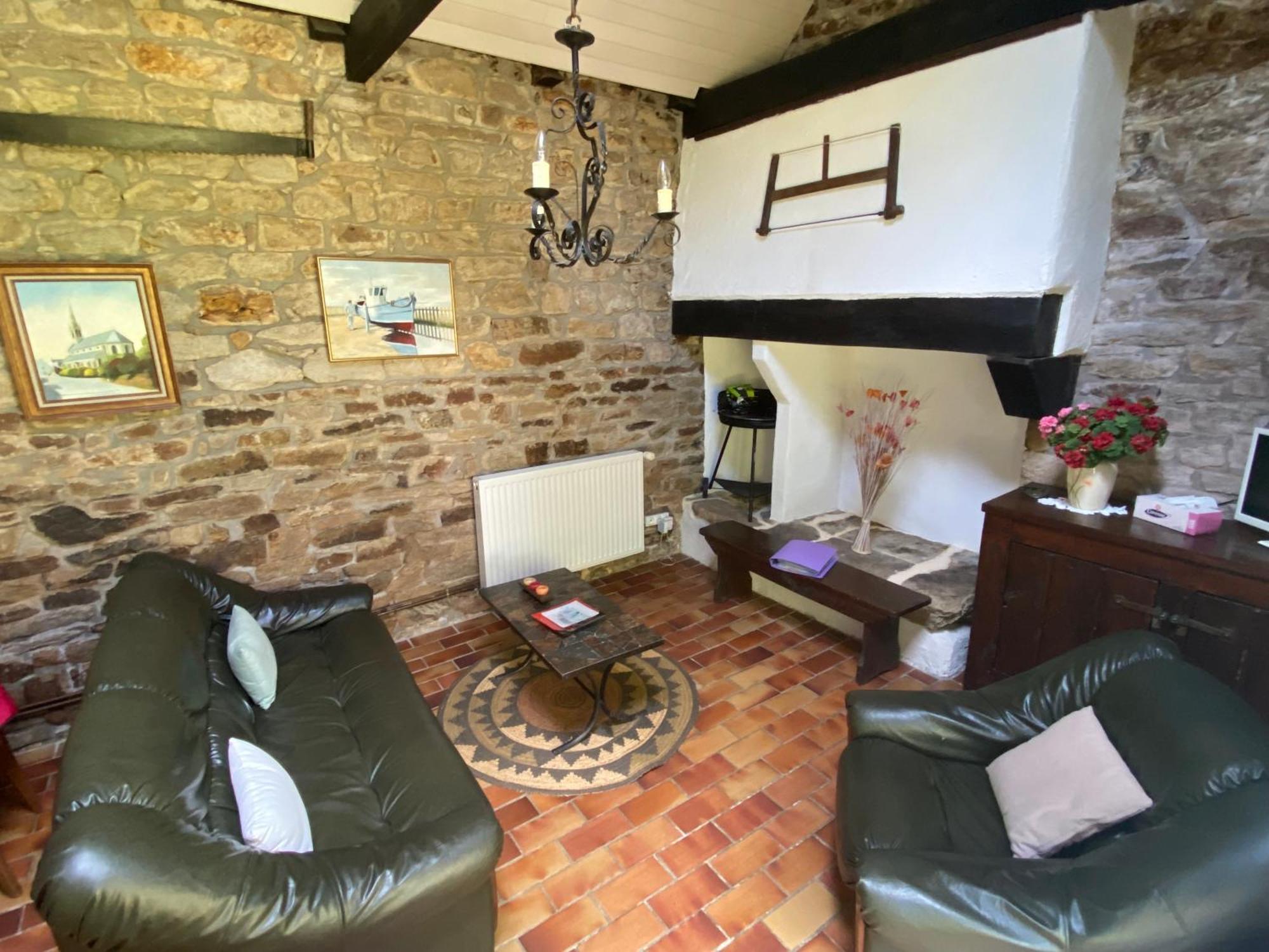 Sue'S Cottages Pleuven Dış mekan fotoğraf