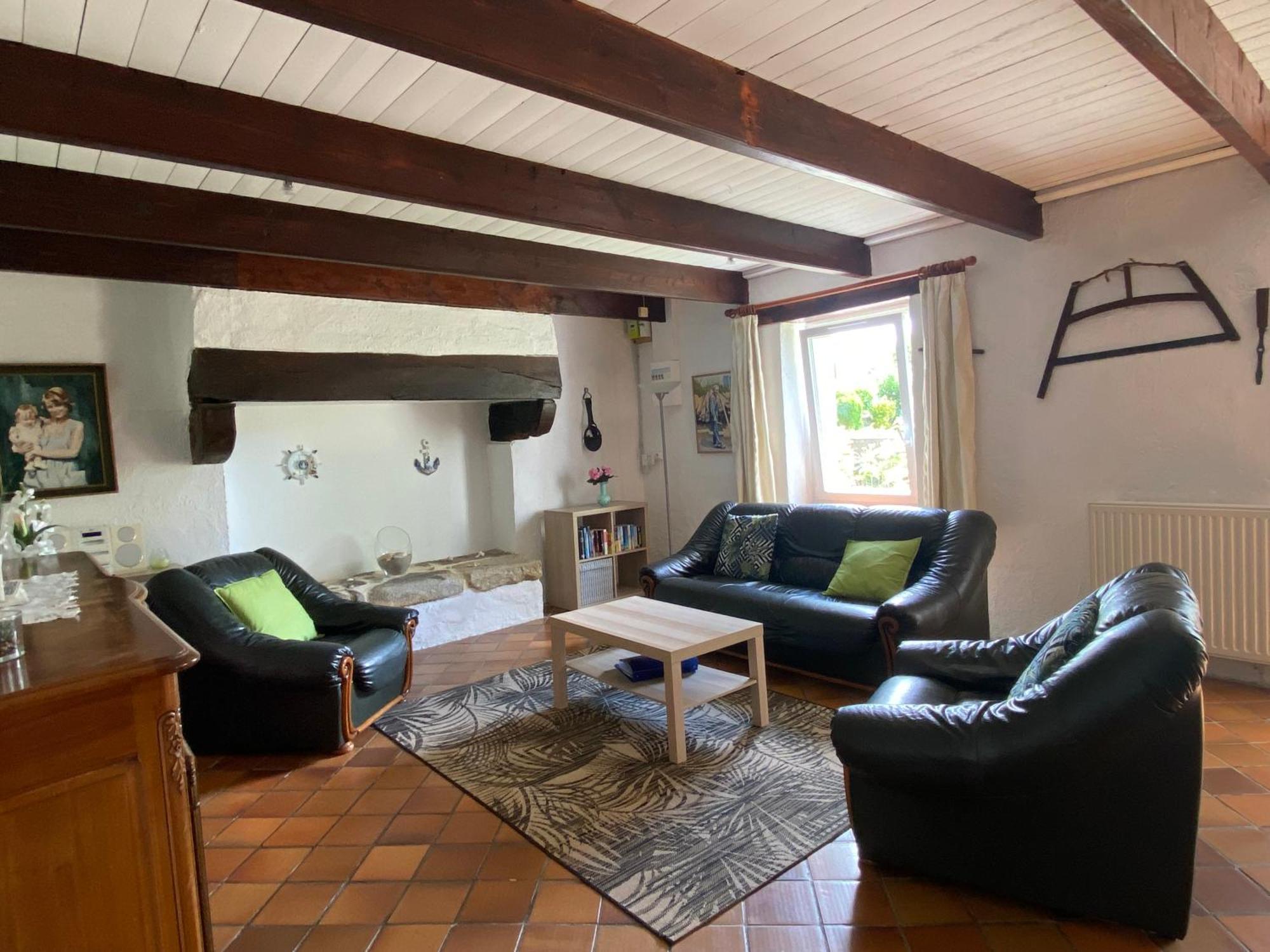 Sue'S Cottages Pleuven Dış mekan fotoğraf